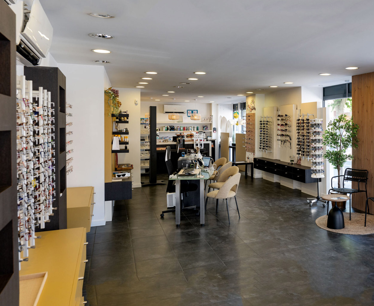Bilan visuel 09, Bilan visuel Saint-Girons, Couserans Optic 09, Couserans Optic Saint-Girons, Lunette 09, Lunette Saint-Girons, Optic 09, Optic Saint-Girons, Opticien 09, Opticien Saint-Girons